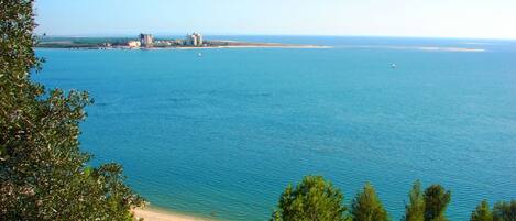 Aan het strand, ligstoelen aan het strand