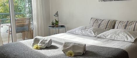 1 chambre, fer et planche à repasser, lit parapluie, Wi-Fi gratuit