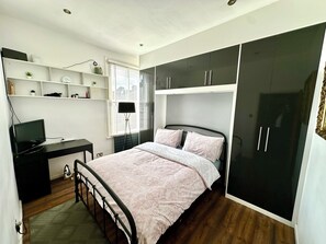 1 bedroom, iron/ironing board, travel cot, free WiFi