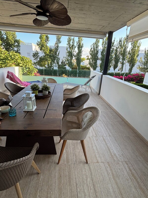 Outdoor dining