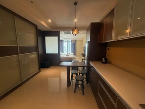 Family Room | Iron/ironing board, bed sheets - Ohana Kuala Lumpur (Kuala Lumpur)