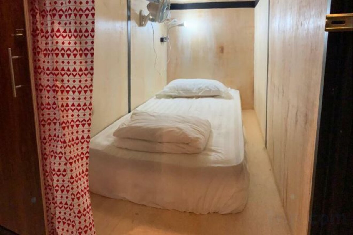 Iron/ironing board (on request), bed sheets