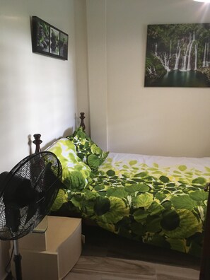 2 bedrooms, iron/ironing board, travel cot, free WiFi