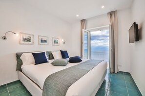 Deluxe Studio Suite, Sea View | Premium bedding, minibar, in-room safe, individually decorated - Casa Dolce Casa (Ravello)