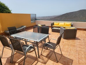 Outdoor dining - Roque Del Conde (Costa Adeje)