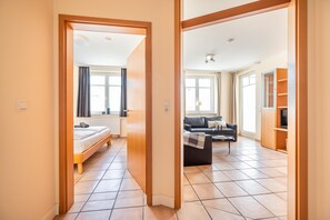 Fernseher, Stereoanlage