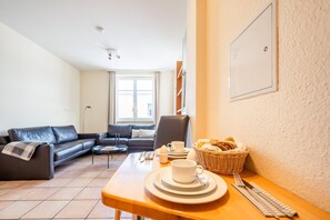 Fernseher, Stereoanlage