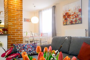 TV, DVD-spiller, leker og bøker