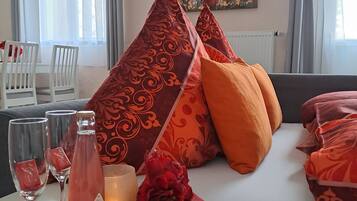 1 bedroom, in-room safe, iron/ironing board, travel cot