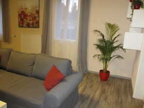 TV, DVD-spiller, leker og bøker