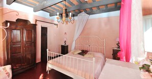 2 habitaciones y caja de seguridad en la habitación 