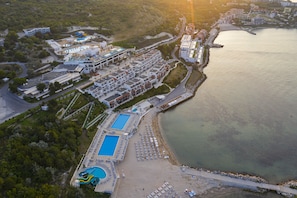 Front of property - White Lagoon All Inclusive (Kavarna)