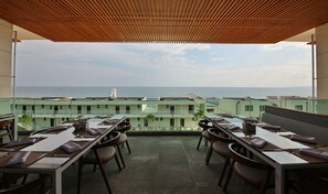 Outdoor dining - White Lagoon All Inclusive (Kavarna)