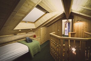4 chambres, fer et planche à repasser, Wi-Fi, draps fournis