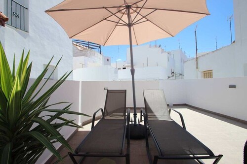 Town house near the beach with sea views, 2 terraces, in the fishing district of Conils, with air conditioning, fast internet - Casa Aniras -