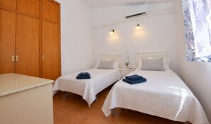 5 chambres, fer et planche à repasser, accès au Wi-Fi (inclus)
