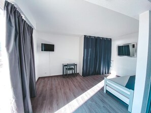 Basic Quadruple Room | Blackout curtains, WiFi - Village Vacances des Rives des Corbieres (Leucate)