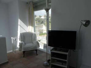 TV, DVD player