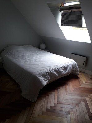 3 Schlafzimmer, Bügeleisen/Bügelbrett