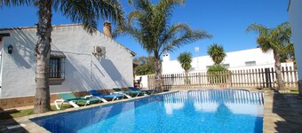 Private pool, enclosed property, beautiful terrace, free WiFi - Casa Alfonso -