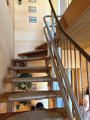 Interior - Apartment 100m2 with stairlift 1floor- view on Herkules in Vellmar for 4 guests (Vellmar)