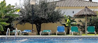 Large community pool, beautiful outdoor kitchen with grill, private garden with garden furniture - Casa Marin 5 -