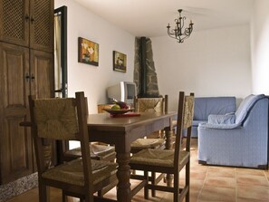 Dining - Large community pool, beautiful outdoor kitchen with grill, private garden with garden furniture - Casa Marin 5 - (Conil de la Frontera)