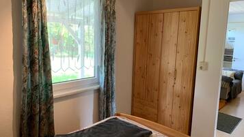 2 habitaciones, cuna de viaje, wifi gratis y ropa de cama