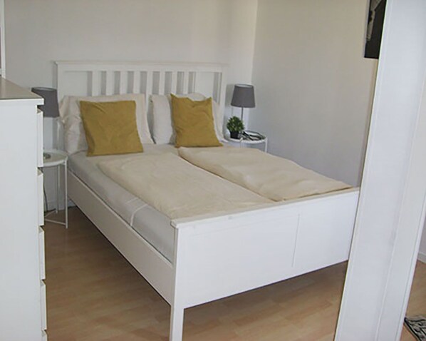 3 bedrooms, soundproofing, iron/ironing board, WiFi