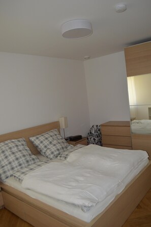 1 bedroom, desk, iron/ironing board, free WiFi