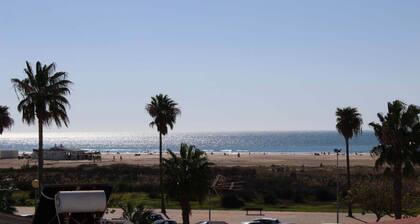 Sea view, only 100 m to the sandy beach in Conil, furnished balcony and shared roof terrace - apt. De Dios -