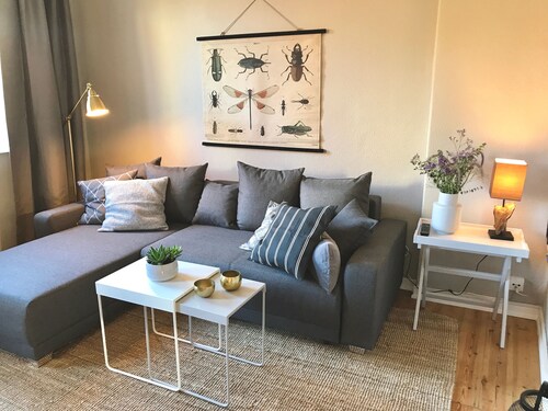 Old building apartment for up to 6 people "BARKASSE" in the Schanzenviertel - 2nd floor