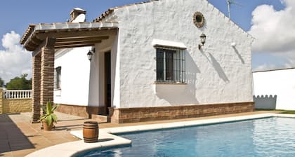 Maison de vacances pour 4 personnes avec piscine privée, à 500m de Conil, avec terrasse couverte