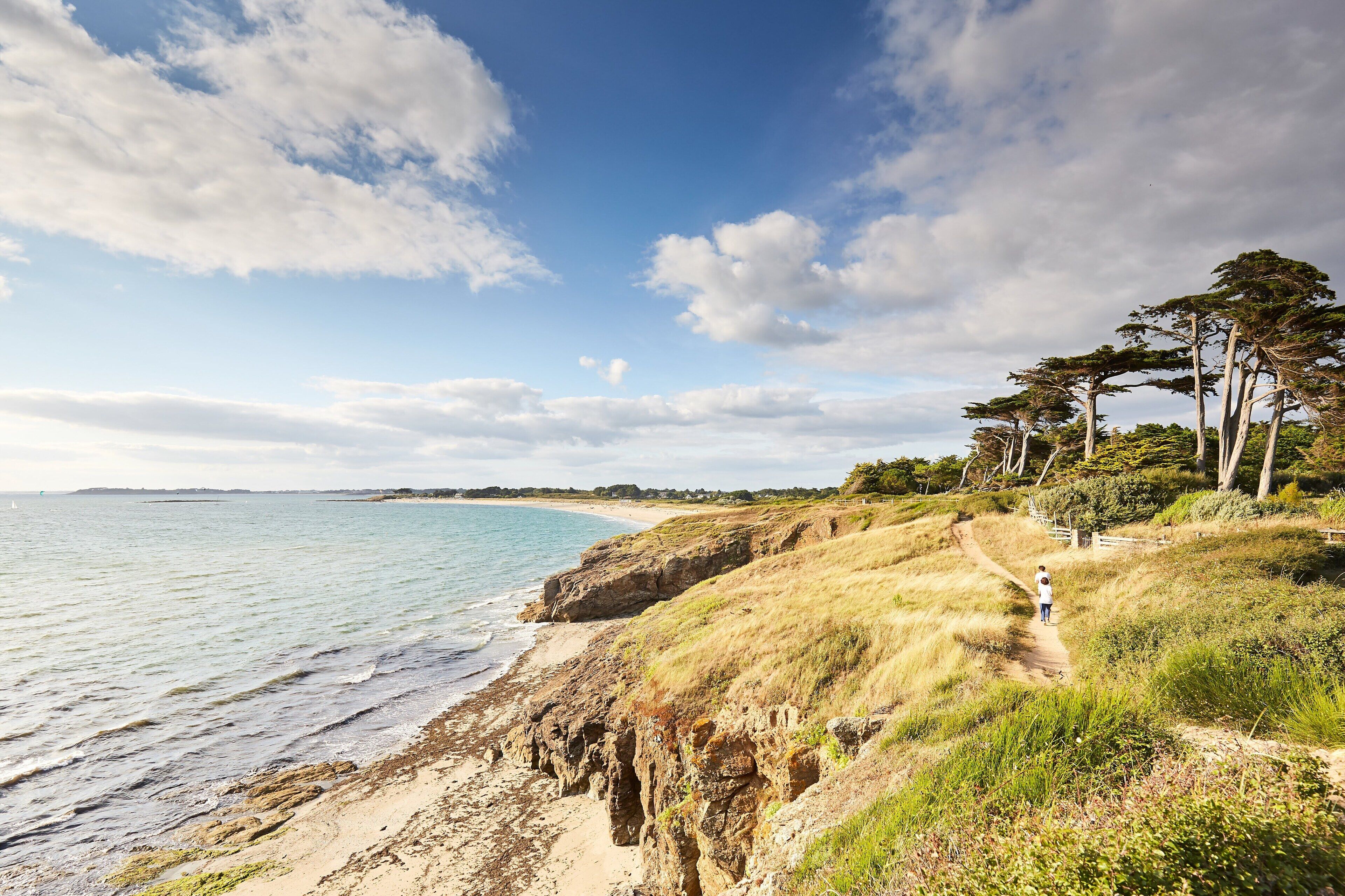 Plage à proximité, chaises longues