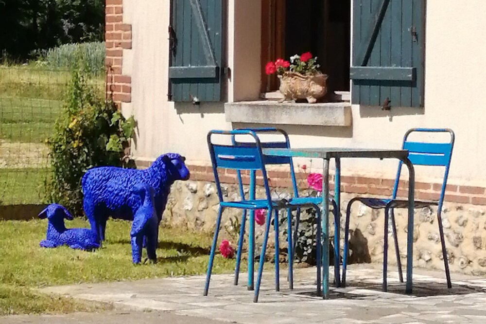 COTTAGE BLUE SHEEP