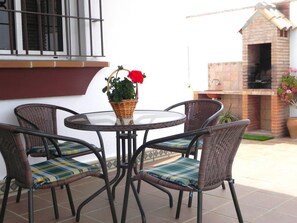 Outdoor dining - Vacation house with private Pool, near to town in Conil, with aircondition, barbecue and Wifi internet - Casa Paqui 1 - (Conil de la Frontera)