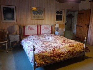 5 chambres, fer et planche à repasser, lit parapluie, Wi-Fi gratuit