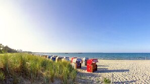 Una spiaggia nelle vicinanze