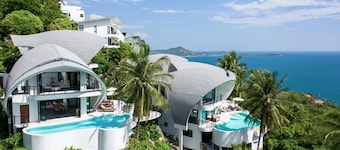 VILLA THE SPOT luxury villa facing the sea and jungle