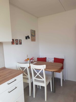 Dining - Detached house located on a plot of 7 acres with garden, terrace (Oberbruck)