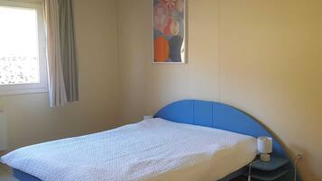3 bedrooms, iron/ironing board