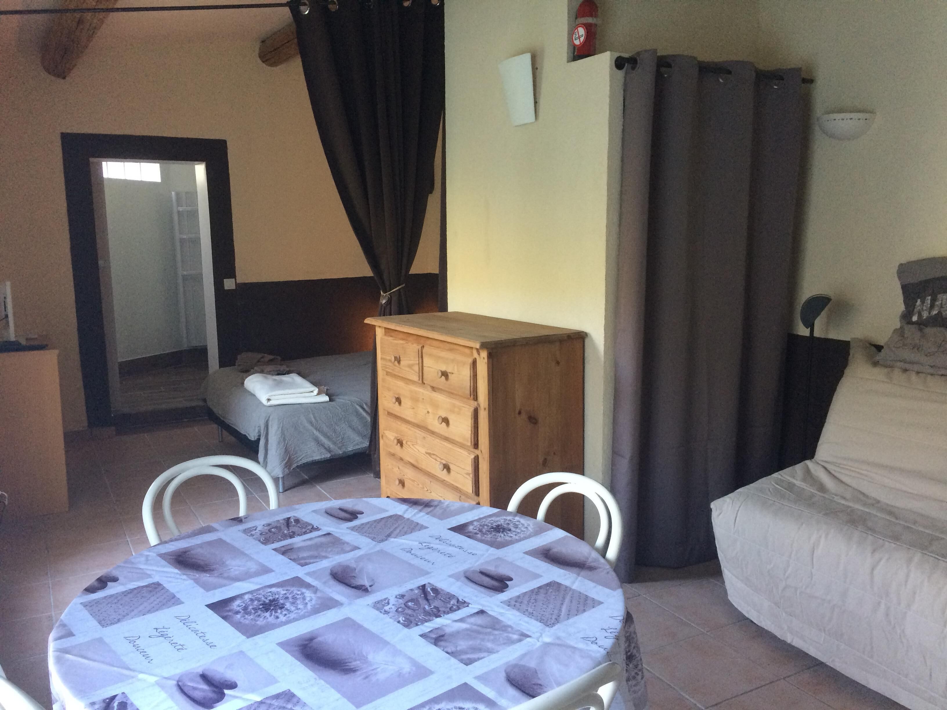 Beautiful Cottage in the middle of the Garrigue