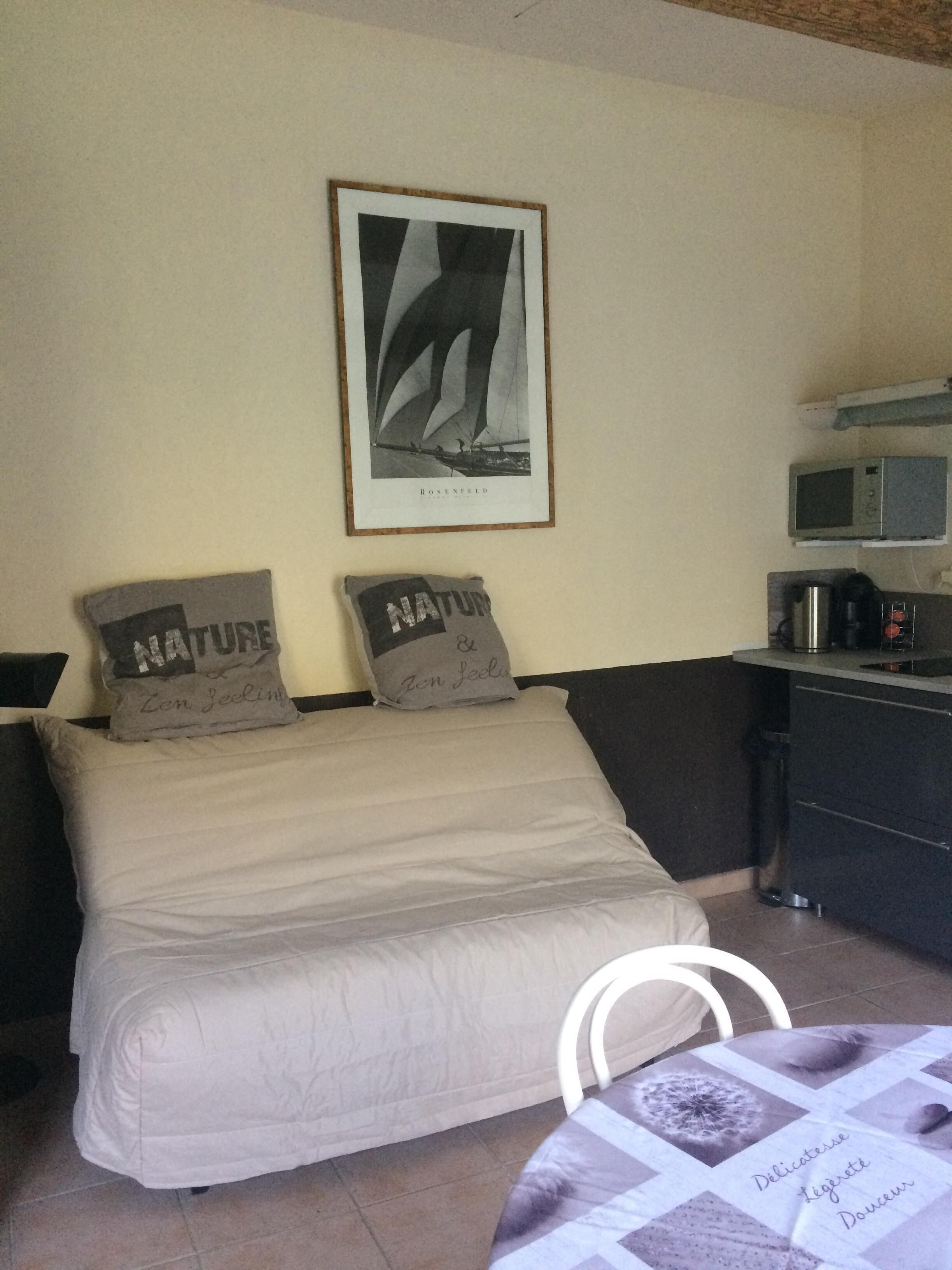 Beautiful Cottage in the middle of the Garrigue