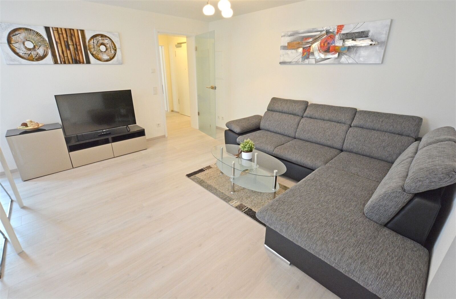 Modern and spacious 2-room comfort apartment in the spa area