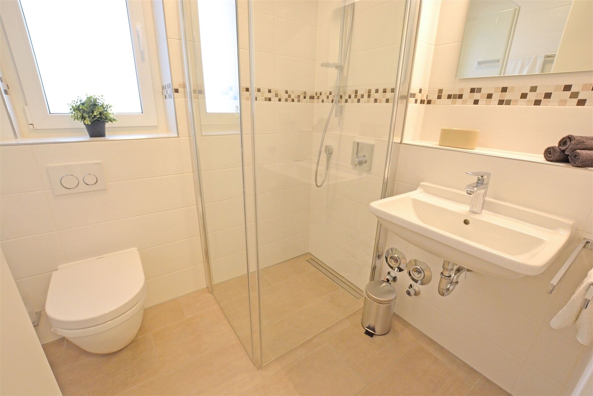 Modern and spacious 2-room comfort apartment in the spa area