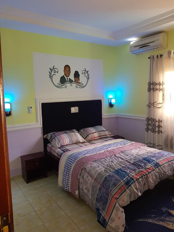 2 bedrooms, iron/ironing board, WiFi, bed sheets - Apartment 3 Residence Kuwait City. (bonamoussadi) bangué (Douala)