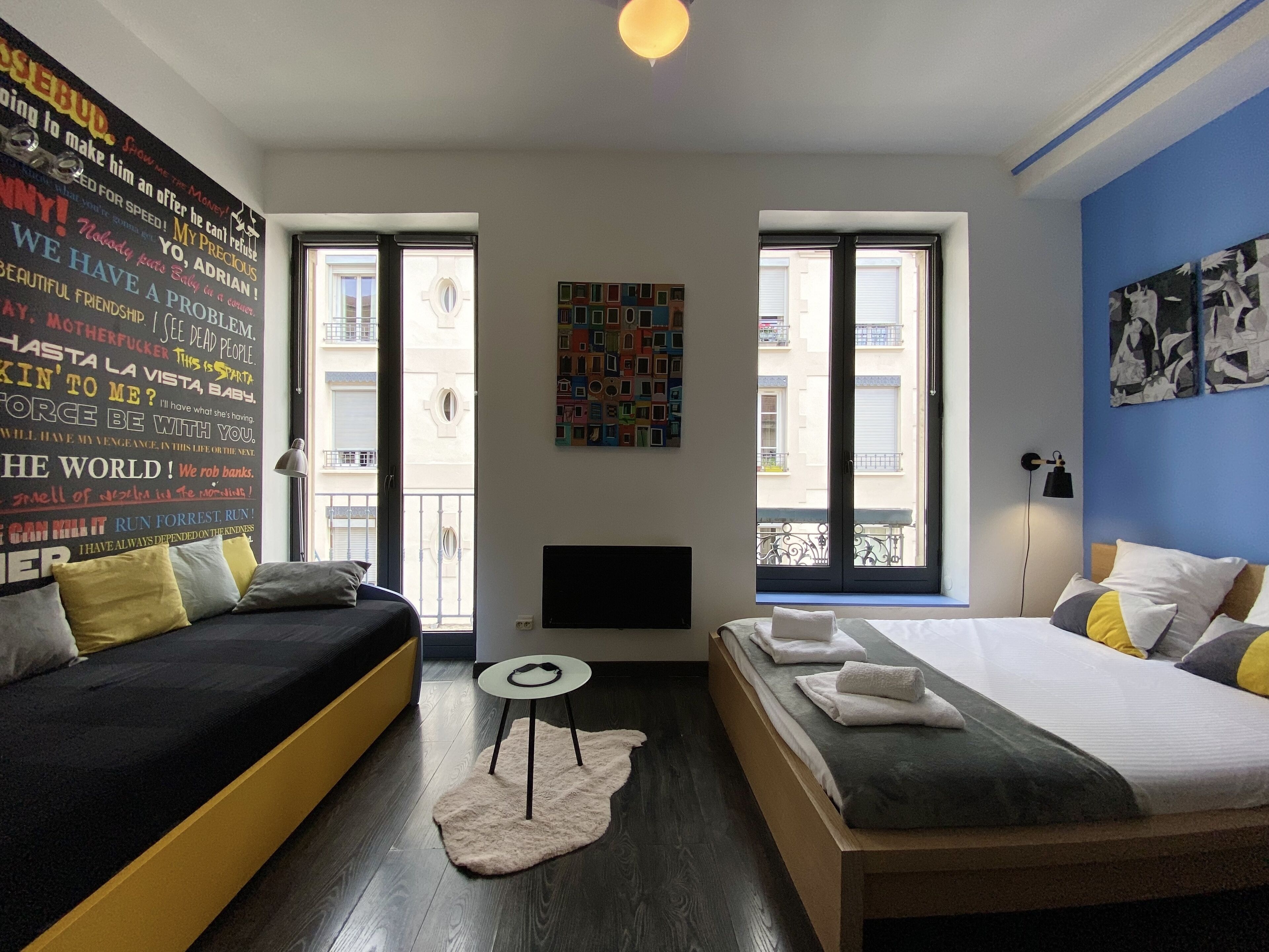 1 slaapkamer, een strijkplank/strijkijzer, wifi, beddengoed