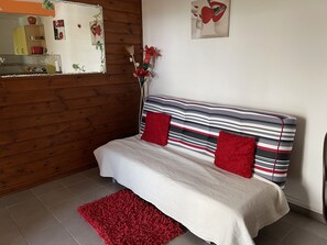 1 bedroom, iron/ironing board, WiFi - PRETTY VILLA, ALL COMFORT, in exotic wood, NEAR BEACH and PRIVATE SWIMMING POOL (Riviere-Pilote)