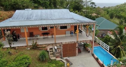 PRETTY VILLA, ALL COMFORT, in exotic wood, NEAR BEACH and PRIVATE SWIMMING POOL