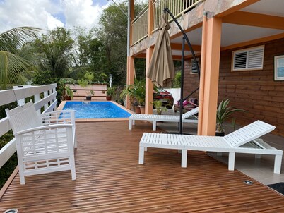  Muy bonita villa en madera exótica